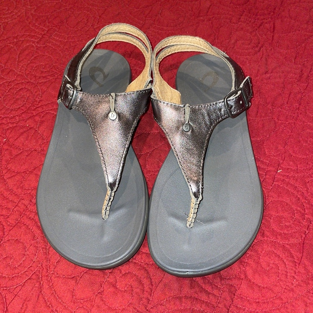 Okukai sandals